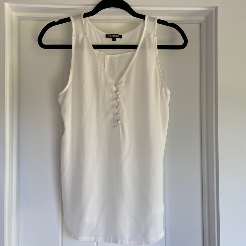 Express white V neck tank Size Small